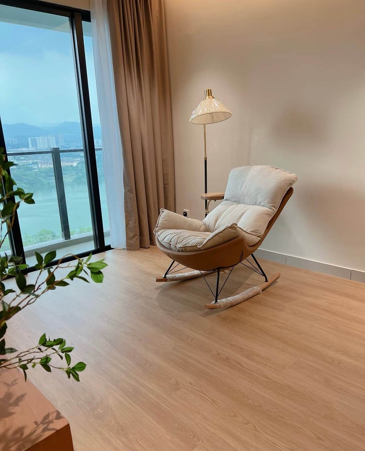 Transforme su espacio con nuestros pisos interiores SPC